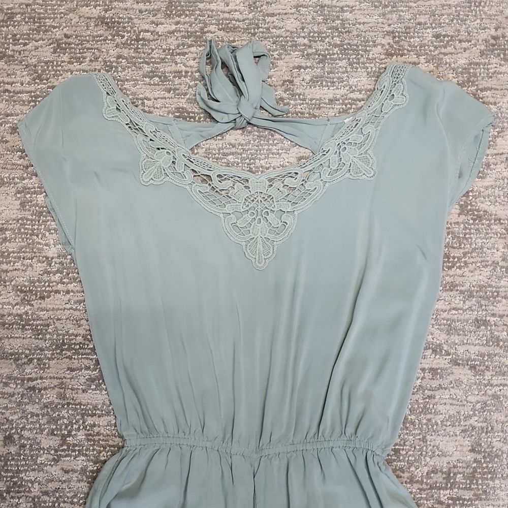Shorts romper in sage green - Picture 6 of 12